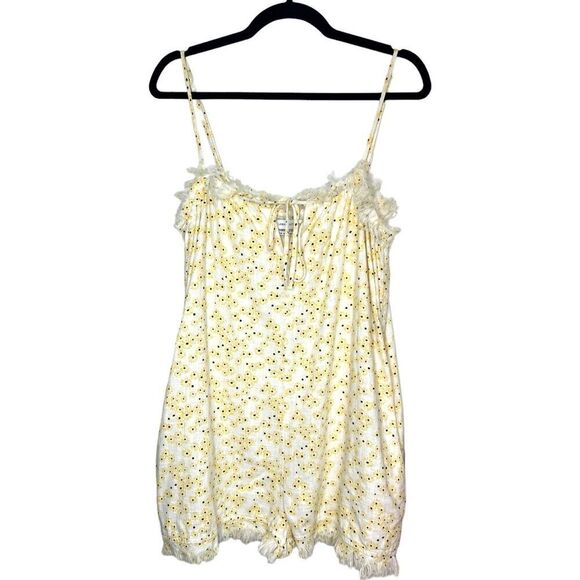 Urban Outfitters Women’s Medium Ditsy Floral Fringe Romper White Yellow - Picture 1 of 6